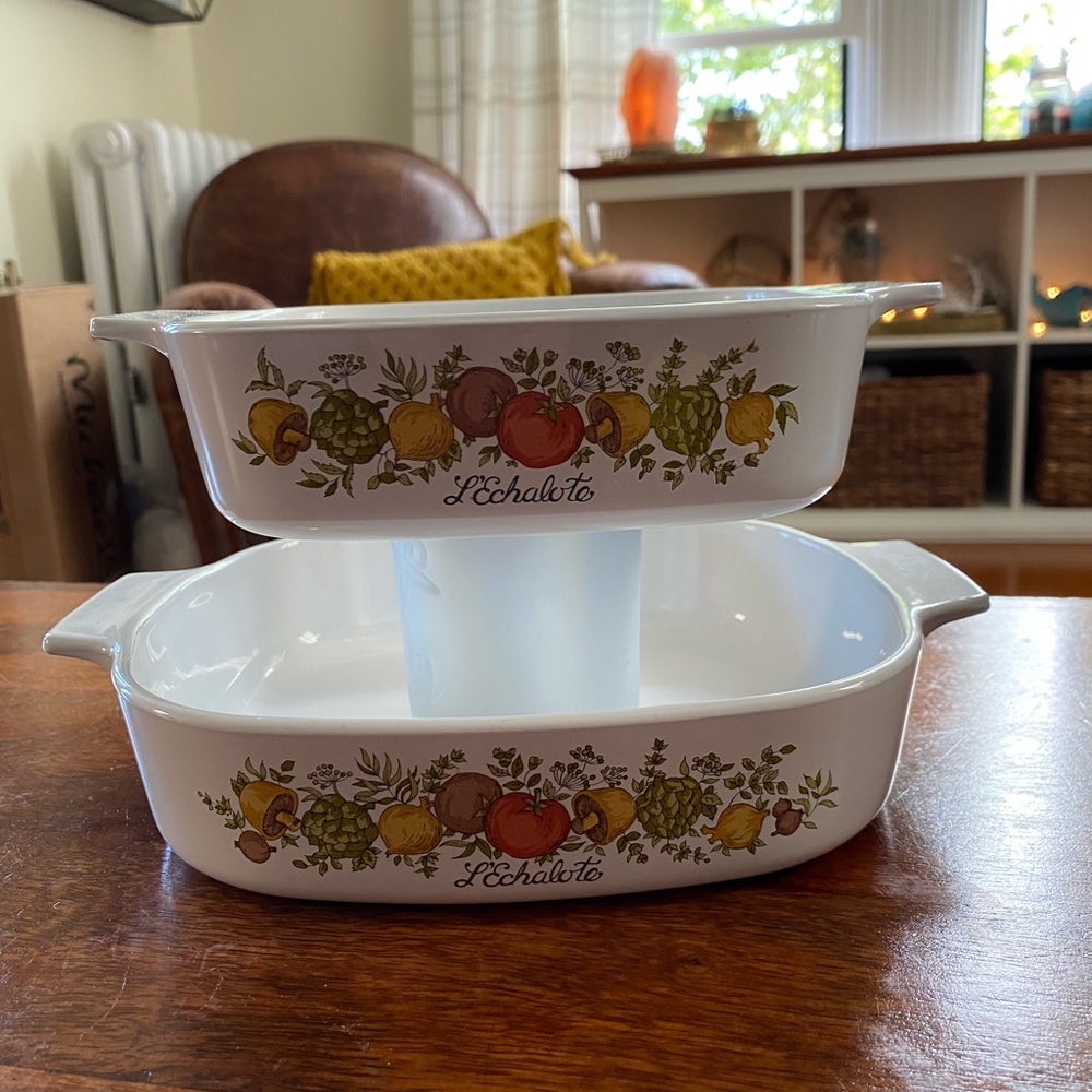 Set of 2 vintage corningware